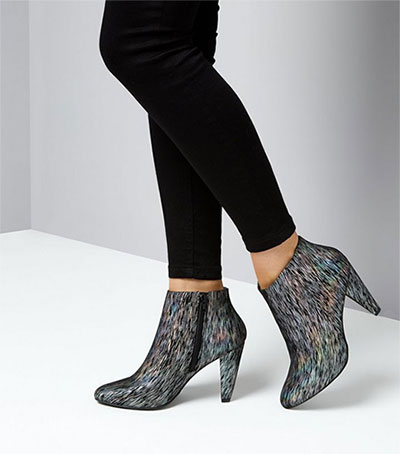 Bottines métalliques : Une tendance pour toutes même les grandes pointures 50