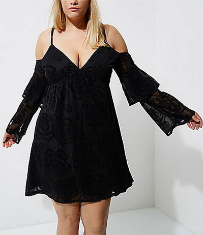 Robes noires grande taille en dentelle