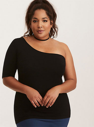 Épaules dénudées : La tendance en grande taille 56