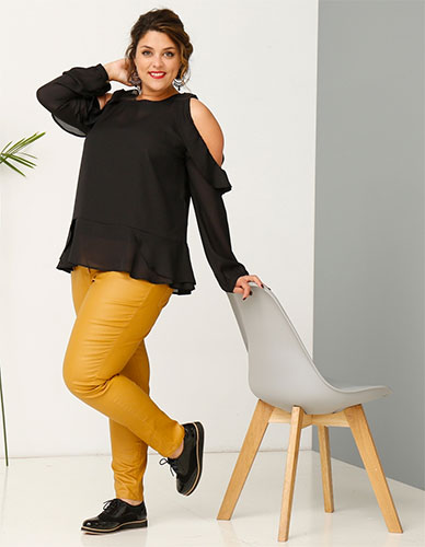 Épaules dénudées : La tendance en grande taille 49
