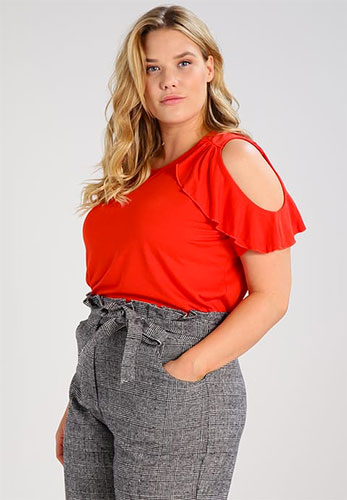 Épaules dénudées : La tendance en grande taille 51