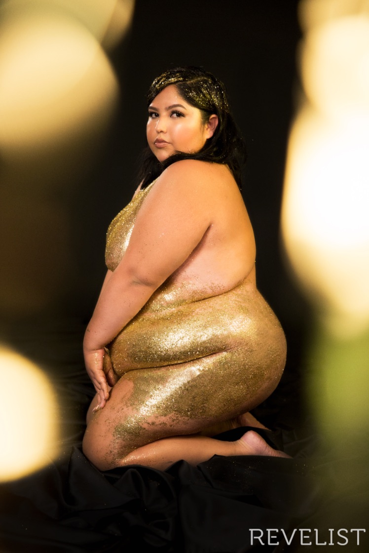 Nues et couvertes d'or, elles célèbrent leurs imperfections 45