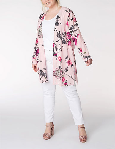 C'est le temps des fleurs ... Mode grande taille, kimonos et tops floraux 54