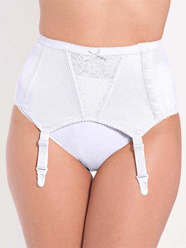 Lingerie grande taille en blanc pour mariée ronde 51