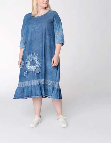 Navabi robes