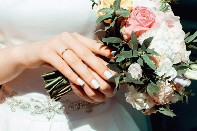Comment accessoiriser une robe de mariée ? 27